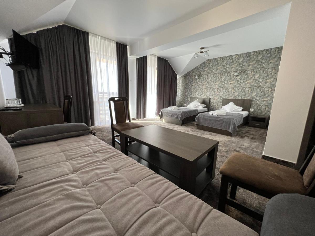 Motel Infinit Târgu Jiu Exteriör bild
