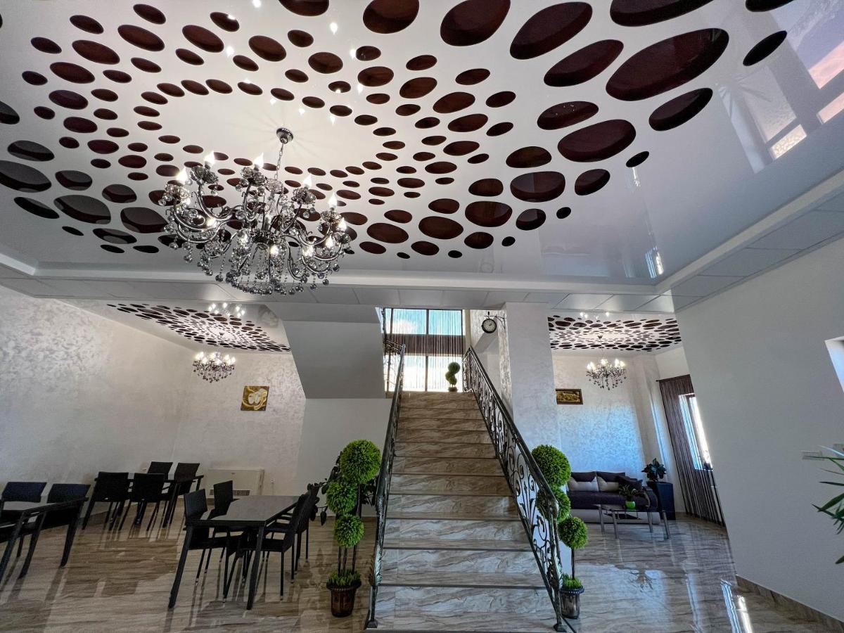 Motel Infinit Târgu Jiu Exteriör bild