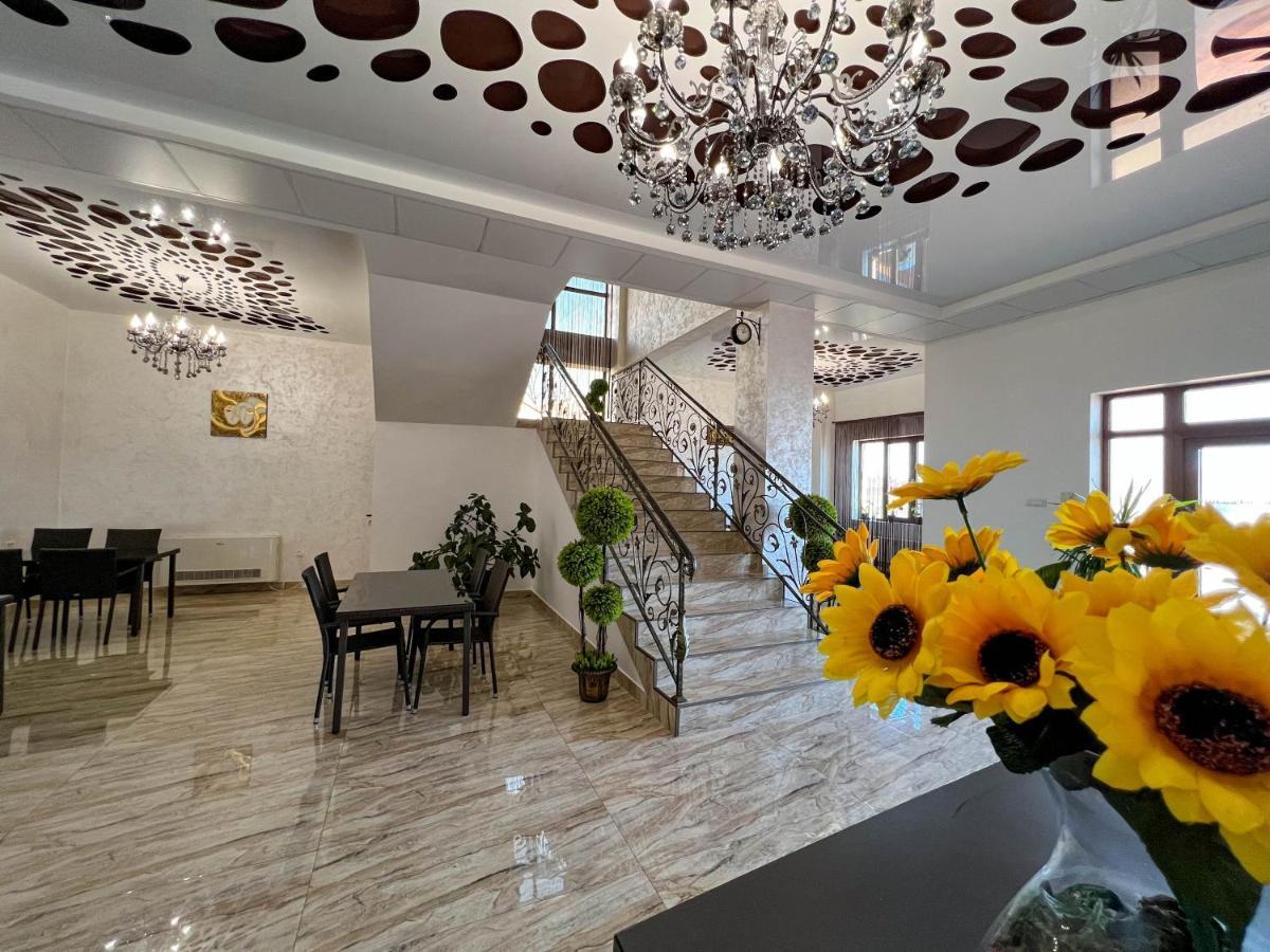Motel Infinit Târgu Jiu Exteriör bild