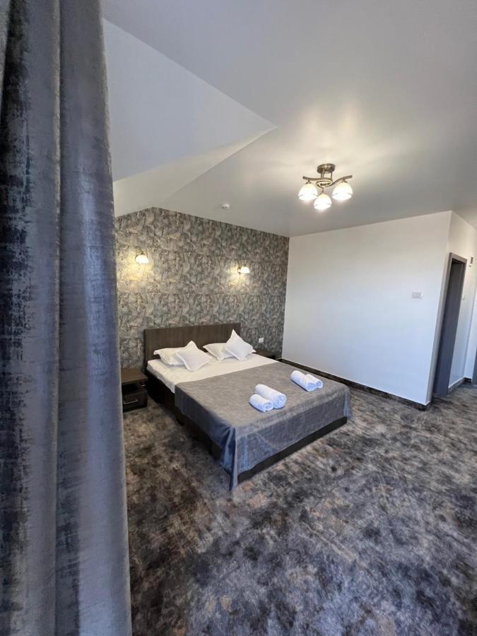 Motel Infinit Târgu Jiu Exteriör bild