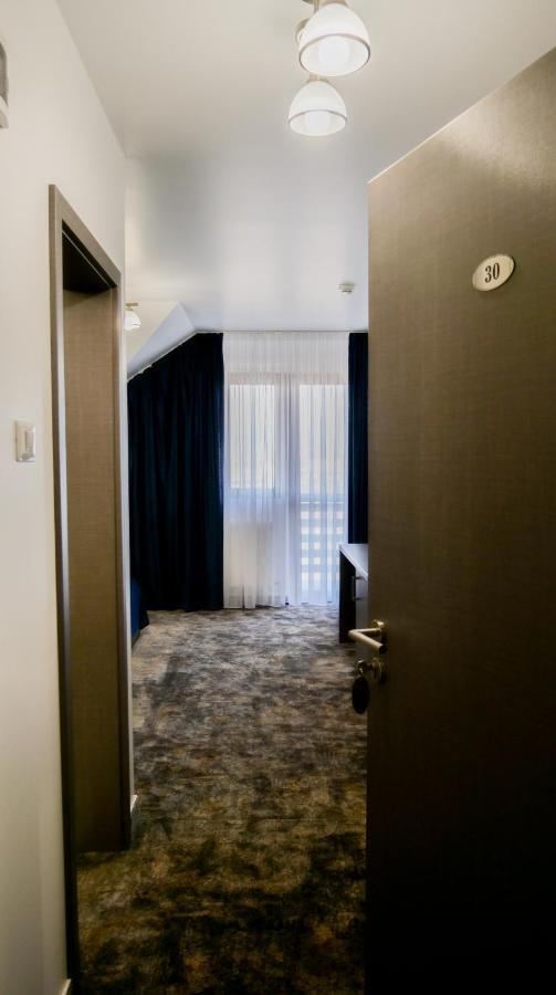 Motel Infinit Târgu Jiu Exteriör bild