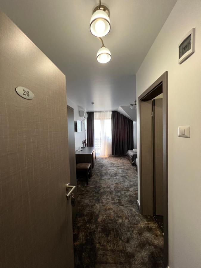 Motel Infinit Târgu Jiu Exteriör bild