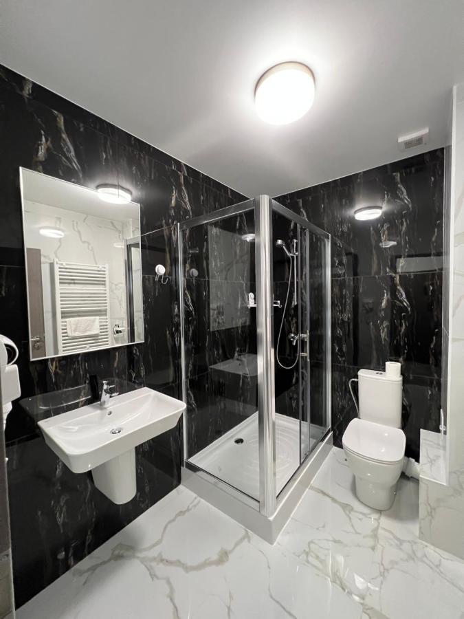 Motel Infinit Târgu Jiu Exteriör bild