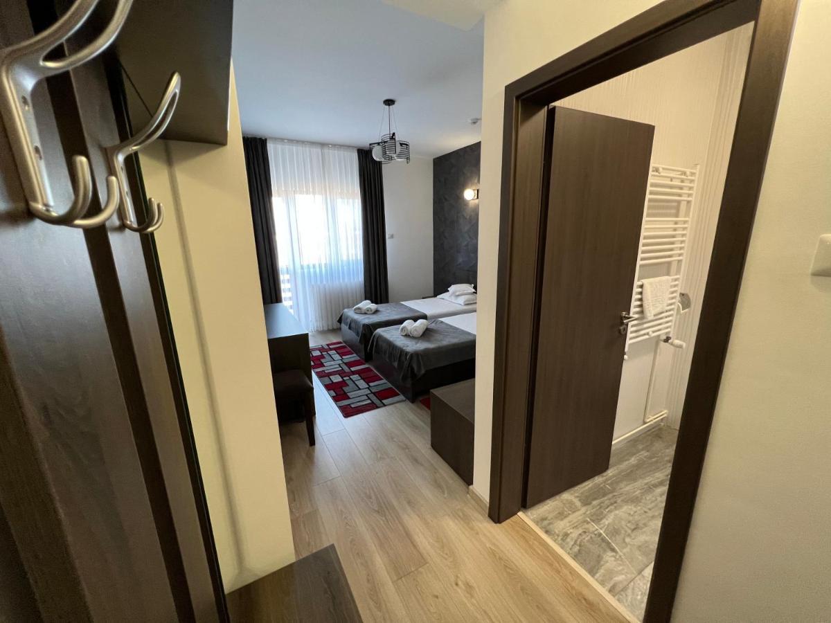 Motel Infinit Târgu Jiu Exteriör bild