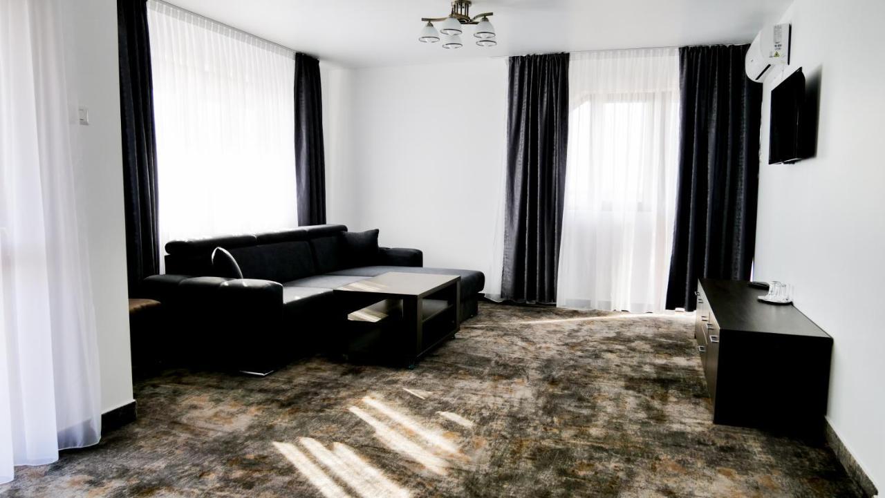 Motel Infinit Târgu Jiu Exteriör bild