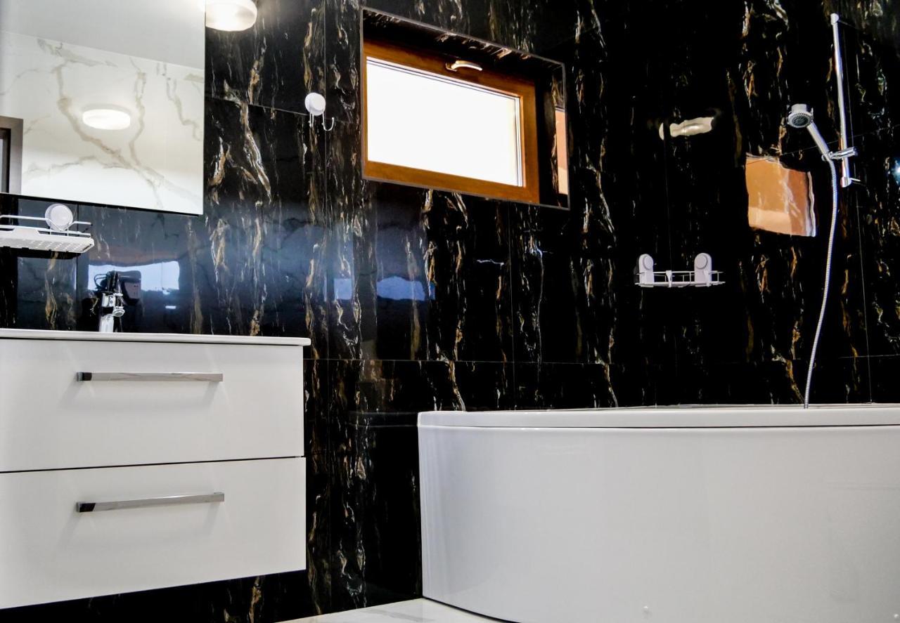 Motel Infinit Târgu Jiu Exteriör bild