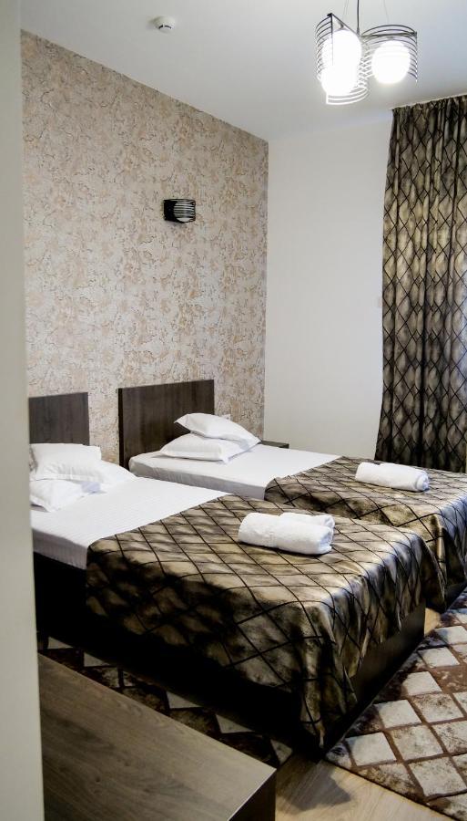 Motel Infinit Târgu Jiu Exteriör bild