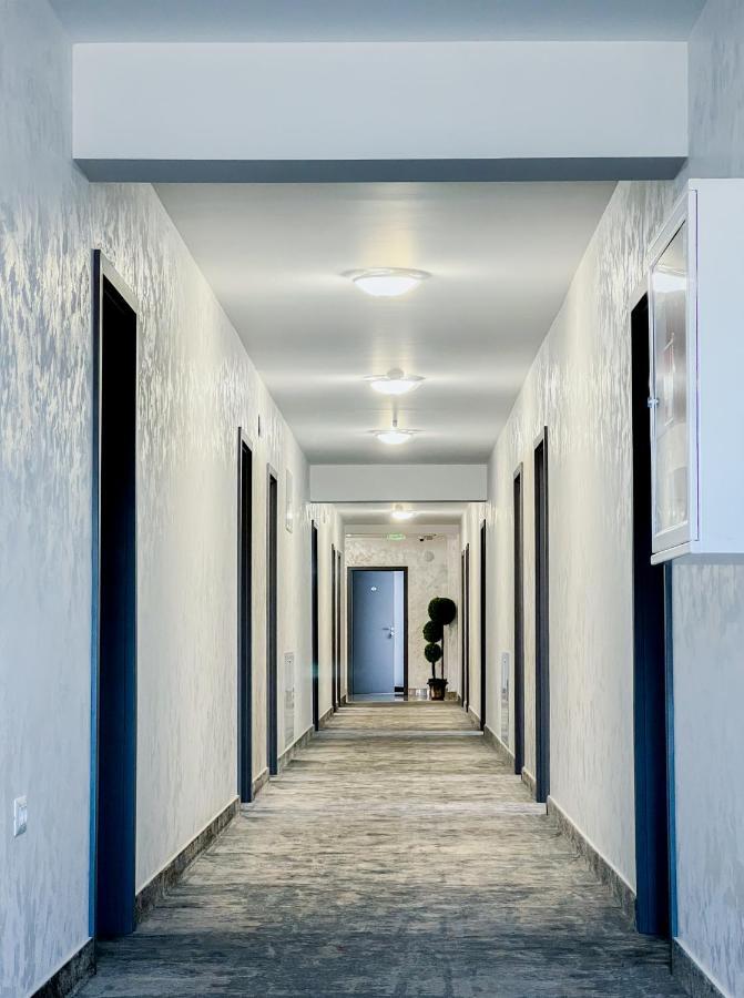 Motel Infinit Târgu Jiu Exteriör bild