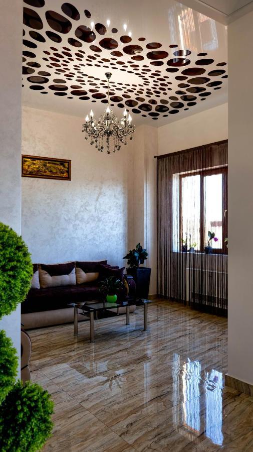 Motel Infinit Târgu Jiu Exteriör bild