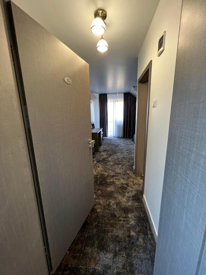 Motel Infinit Târgu Jiu Exteriör bild